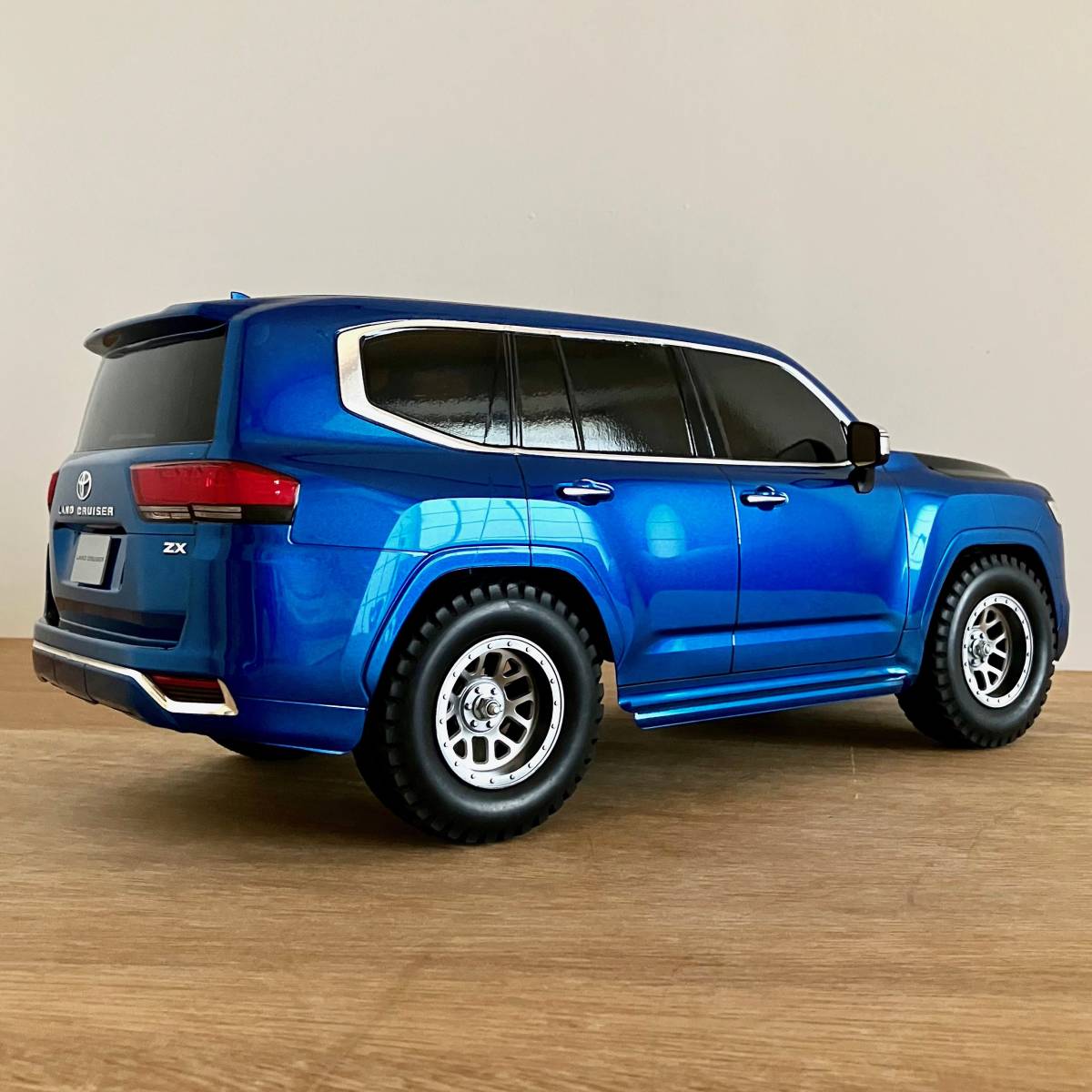 Yahoo!オークション - タミヤ トヨタ ランドクルーザー 300 塗装 Yahoo!オークション - タミヤ トヨタ ランドクルーザー 300 塗装