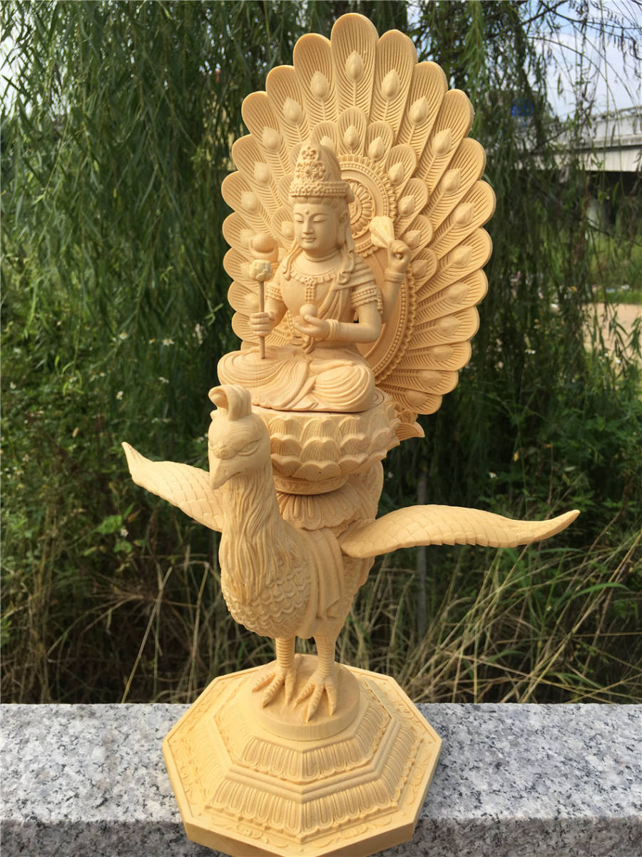 檜木 仏教美術 仏師で仕上げ品 孔雀明王像 木彫-