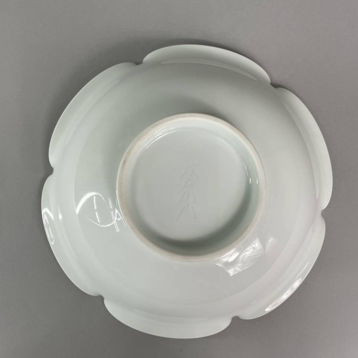 奥川俊右衛門 有田焼 白磁 牡丹文 菓子器 茶道具 菓子鉢_画像5