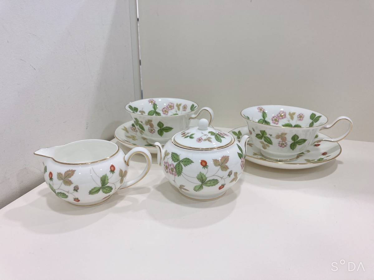 ◆ ウェッジウッド Wedgwood ワイルドストロベリー　カップ&ソーサー2客　＆ シュガーボックス ＆ クリーマー セット_画像1