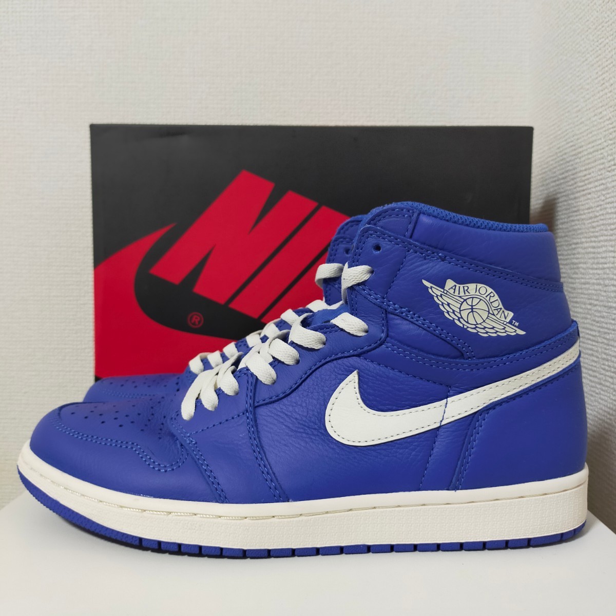 美品 NIKE AIR JORDAN 1 RETRO HIGH OG HYPER ROYAL US8.5 26.5cm ナイキ エアジョーダン ハイパーロイヤル 靴 ジョーダン ハイカット_画像4