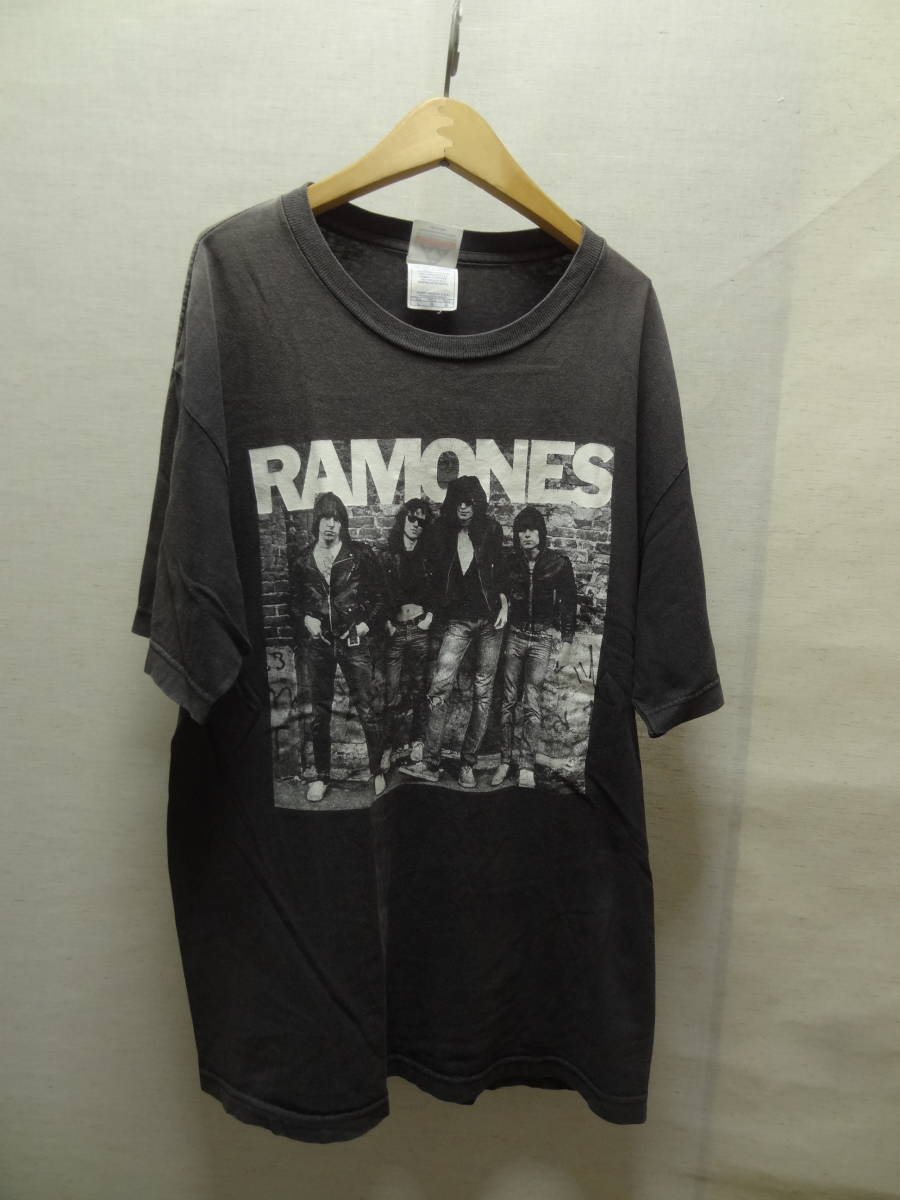 全国送料無料 レア !! アメリカ USA 古着 ALSTYLE APPAREL 90年代？ラモーンズ RAMONES メンズ 半袖 黒色 バンドTシャツ L