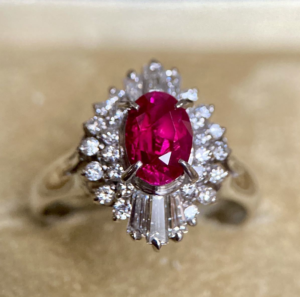 pt900 モザンビーク産非　非加熱　ピジョンブラッド　ルビー0.92ct リング　天然ダイヤモンド RUBY Jewel_画像1