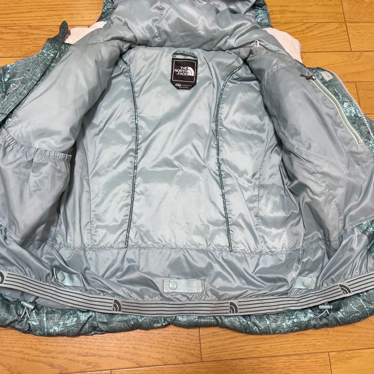 送料無料■THE NORTH FACE ノースフェイス グリーン 総柄サ ダウンジャケット フード付きイズXS USA古着 レディース_画像4