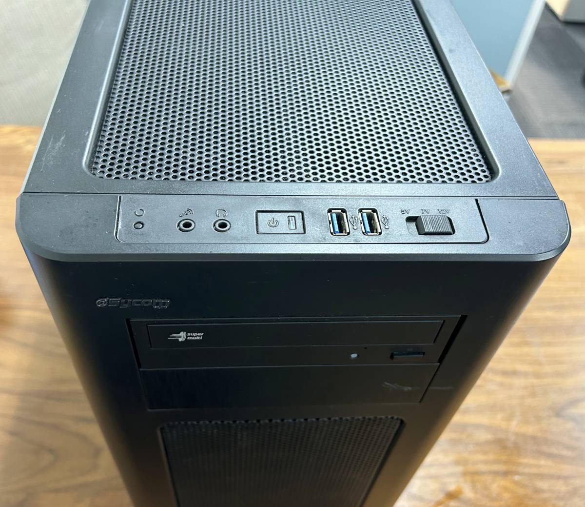 中古美品】☆Core i7-6700K☆新品16GBメモリ☆SSD256GB+超大容量HDD3TB