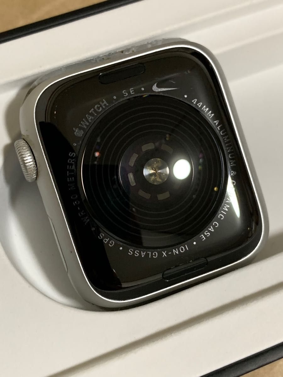 Apple Watch Nike SE アップルウォッチSE 44MM MYYN2J/A A2352 GPSモデル