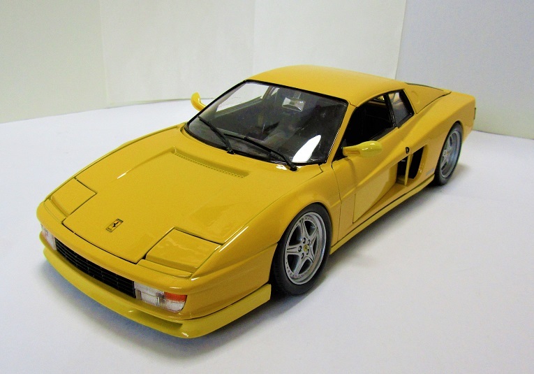  stereo a moveable! wheel rotation possible! lowdown side fins less custom! Testarossa Ferrari 1/18 BBurago 