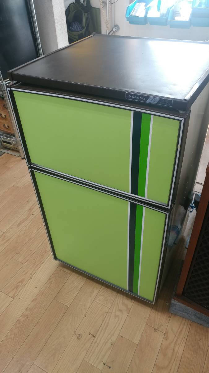  taking .. come ... person limitation!! Sanyo retro refrigerator SR-208AS pattern change possibility used 