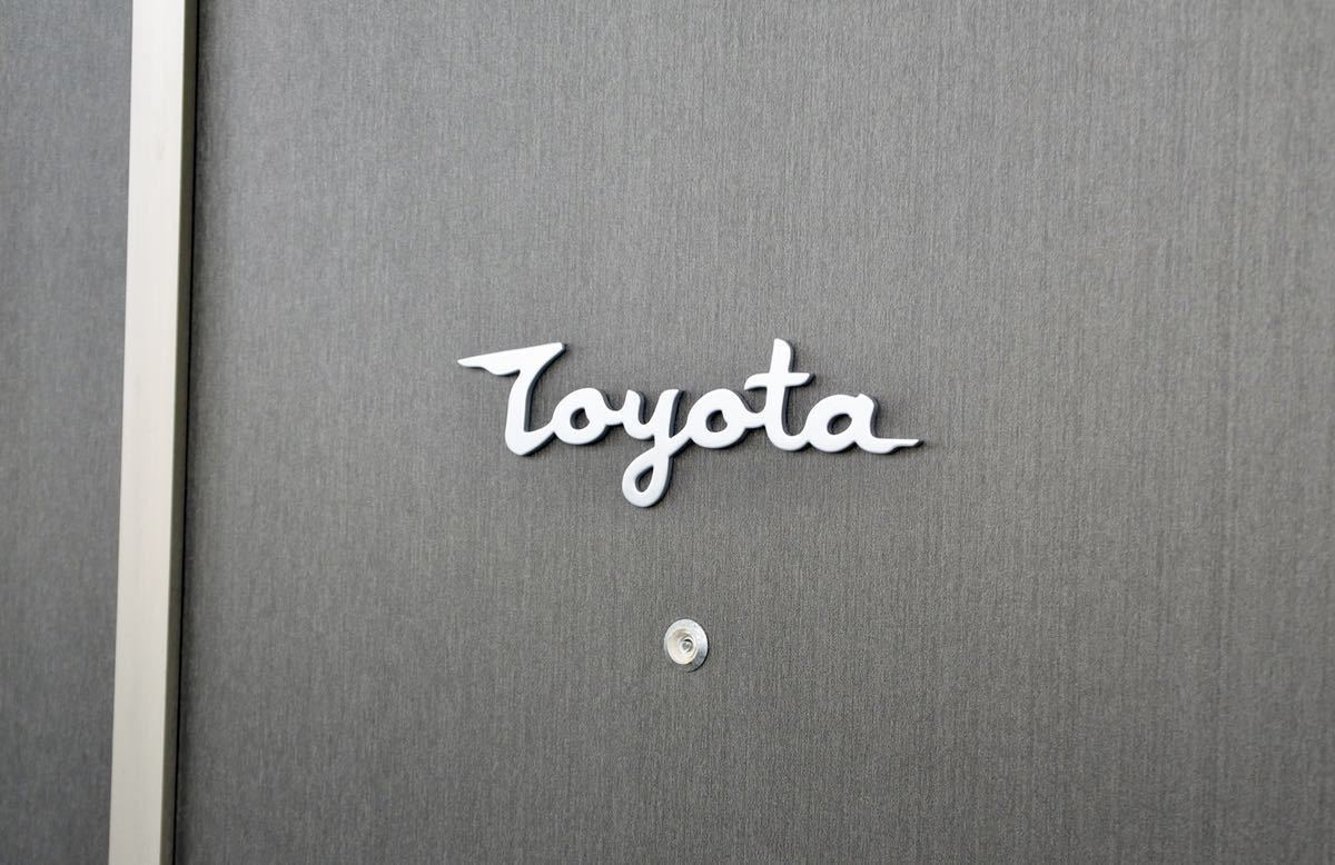  Toyota Toyota Toyota writing brush chronicle body original handmade nameplate ( autograph emblem ) silver metallic 
