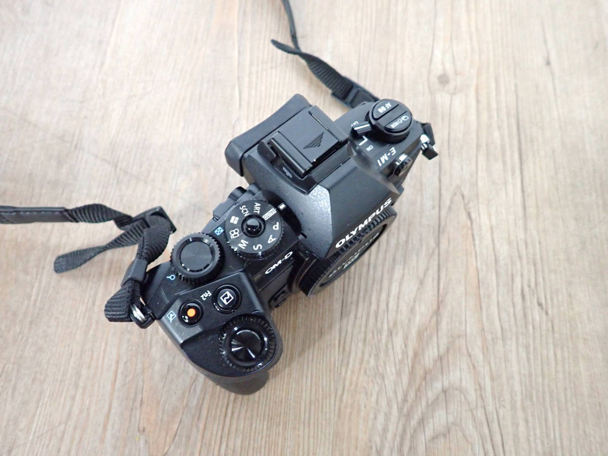 中古 ミラーレス一眼 OLYMPUS OM-D E-M1 M.ZUIKO DIGITAL 9-18mm 中古 ミラーレス一眼 OLYMPUS OM-D E-M1 M.ZUIKO DIGITAL 9-18mm