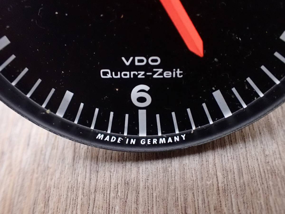 中古 計器 VDO 0010 91164170129 Quarz-Zeit PORSCHE ポルシェ 円型 クロック 時計 ジャンク 66_画像2