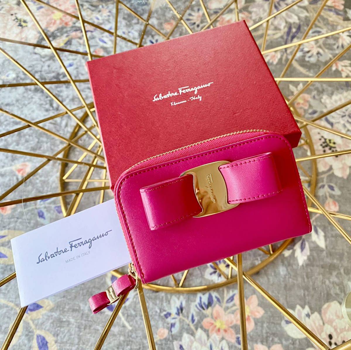 SALE 人気 財布　Salvatore Ferragamo フェラガモ サルヴァトーレフェラガモ_画像1