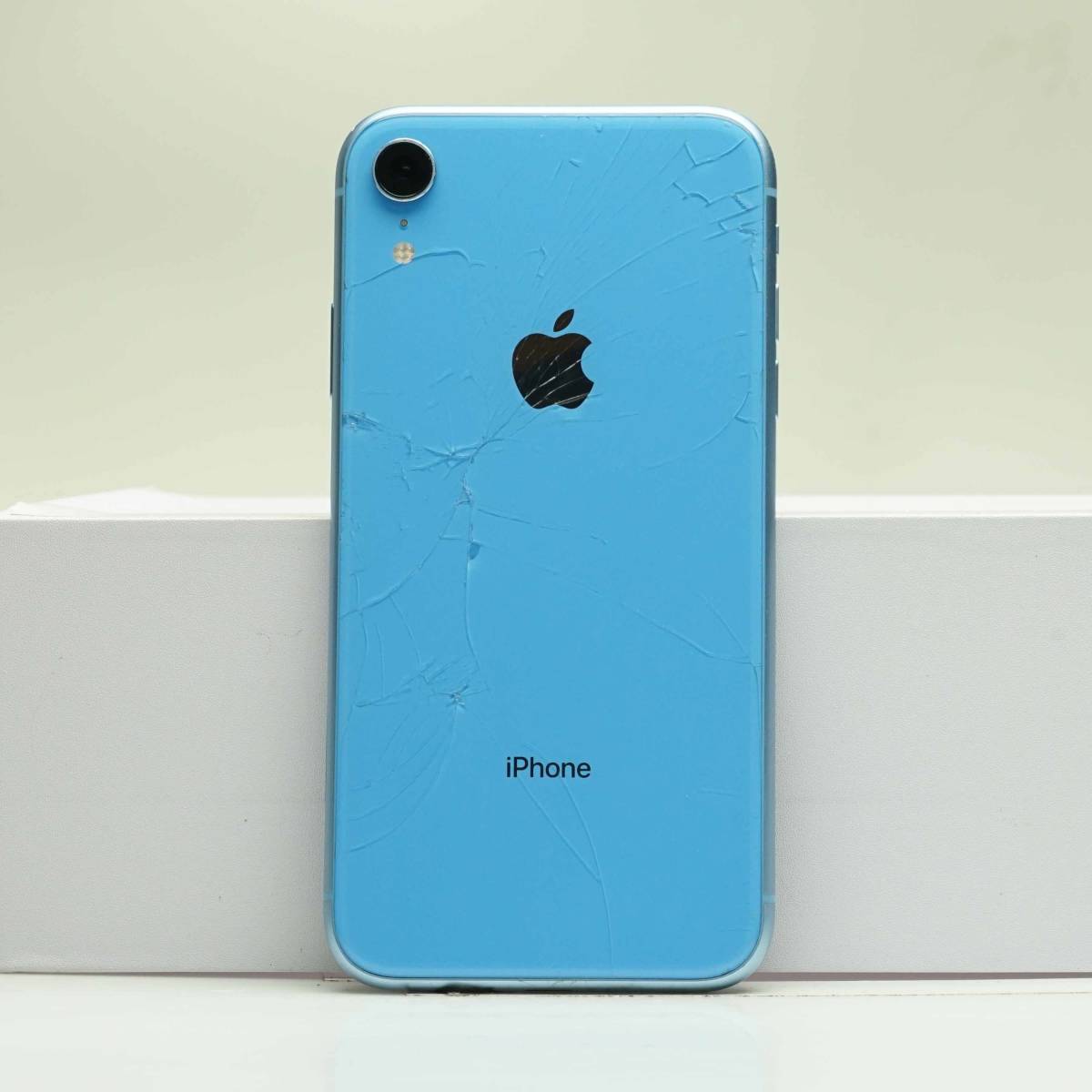 iPhone XR 128GB ブルーMT0U2J/A SIMフリー訳あり品中古本体白ロム