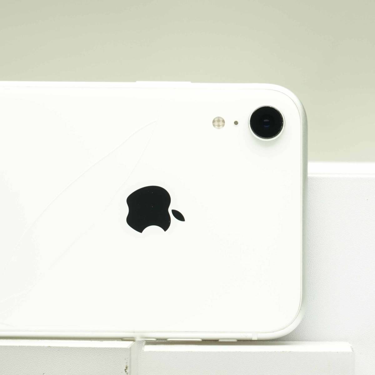 iPhone XR 64GB ホワイト MT032J/A SIMフリー 訳あり品 中古本体