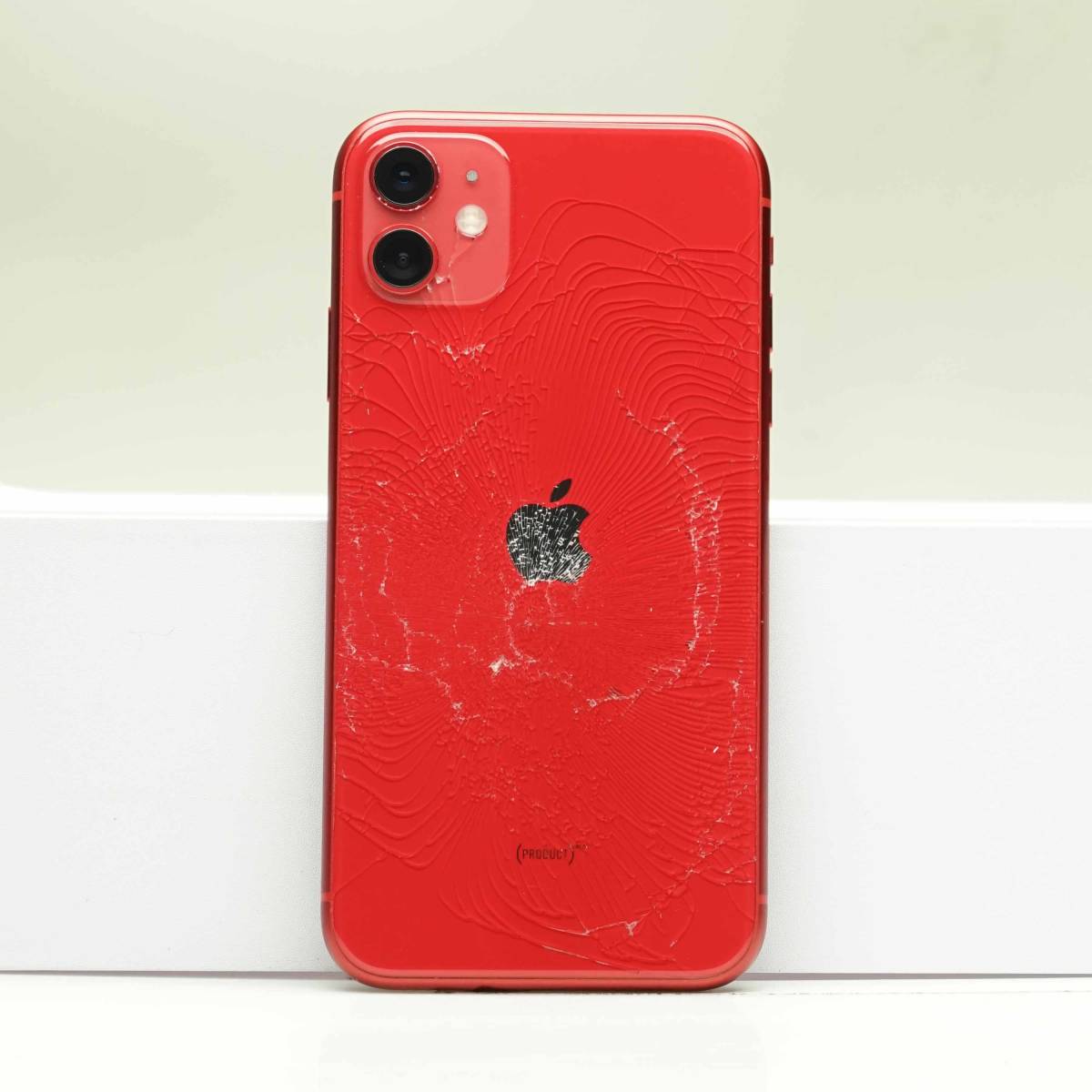 人気の贈り物が大集合 64GB 11 iPhone (PRODUCT)RED 白ロム 中古本体