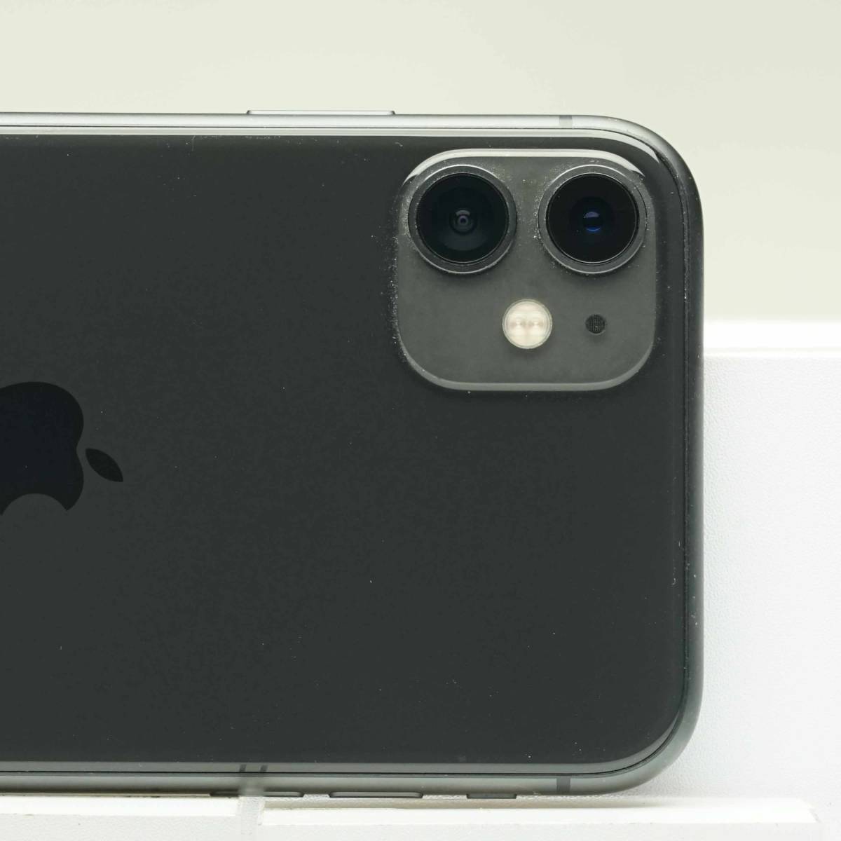 iPhone 11 64GB ブラック MWLT2J/A SIMフリー 訳あり品 中古本体 白