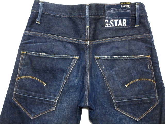 即決 濃紺 立体加工バナナデニム G-STAR RAW GS01 ARC 3D LOOSE TAPERED W30実79 テーパード美脚細身ジーンズ ジースターロー メンズ_色残りがしっかりある濃紺の１本