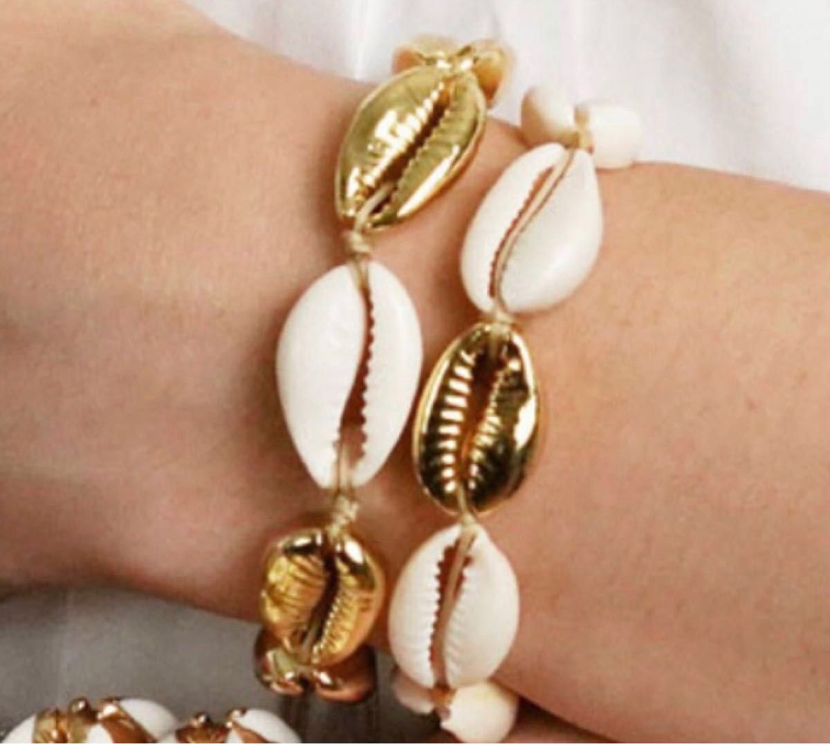 Gold shell rope bracelet- ゴールドシェル紐ブレスレット