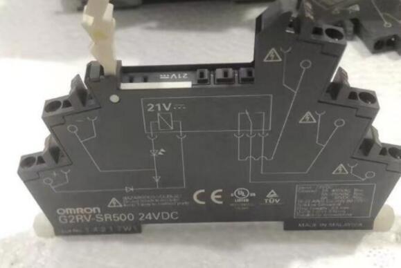 未使用 ！新品 10個入りセット OMRON製 オムロン 表面接続ソケット G2RV-SR500 24VDC 保証6ヶ月