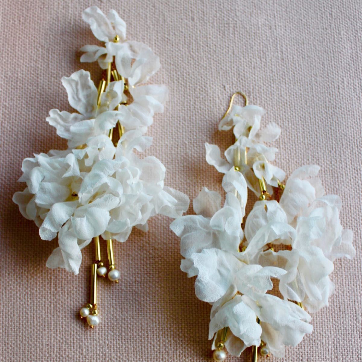 DECOLOVE Echo Flower Earrings