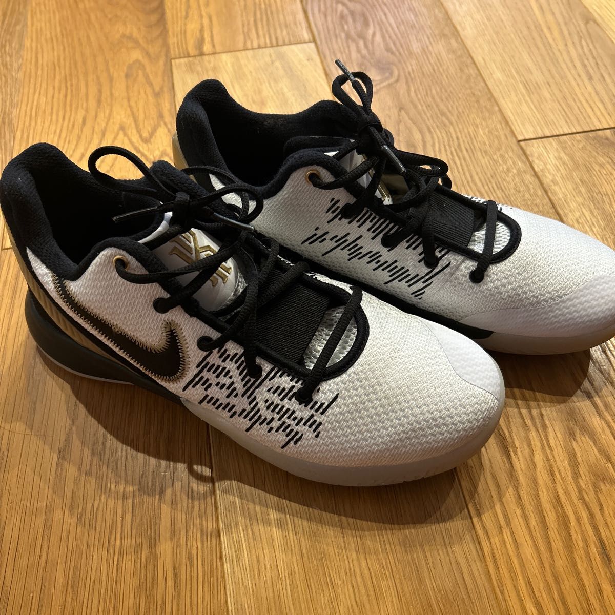 NIKE カイリーフライトラップ2 バスケシューズ メンズ 26 5 NIKE カイリーフライトラップ2 バスケシューズ メンズ 26 5