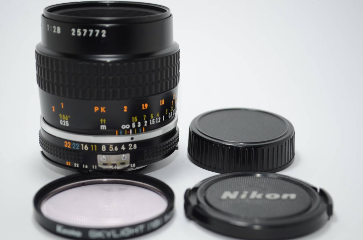 品質が完璧 【外観特上級】Nikon Ai-S Micro-NIKKOR 55mm F2.8 ニコン