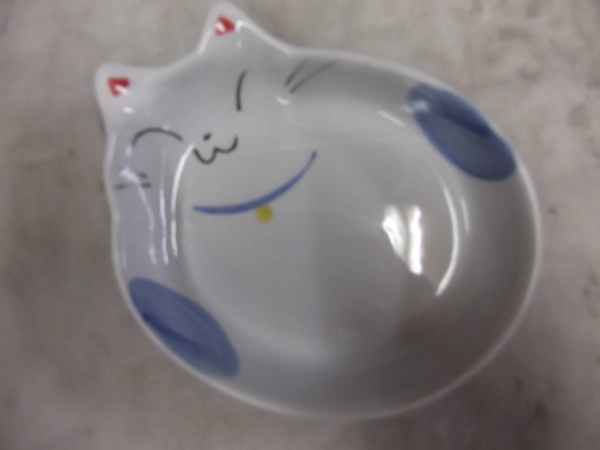 * possible love appear one one handmade was done cat ceramics Seto . cat for tableware cat. ear 3 point set cat. ear blue . three day month . pair trace pattern 