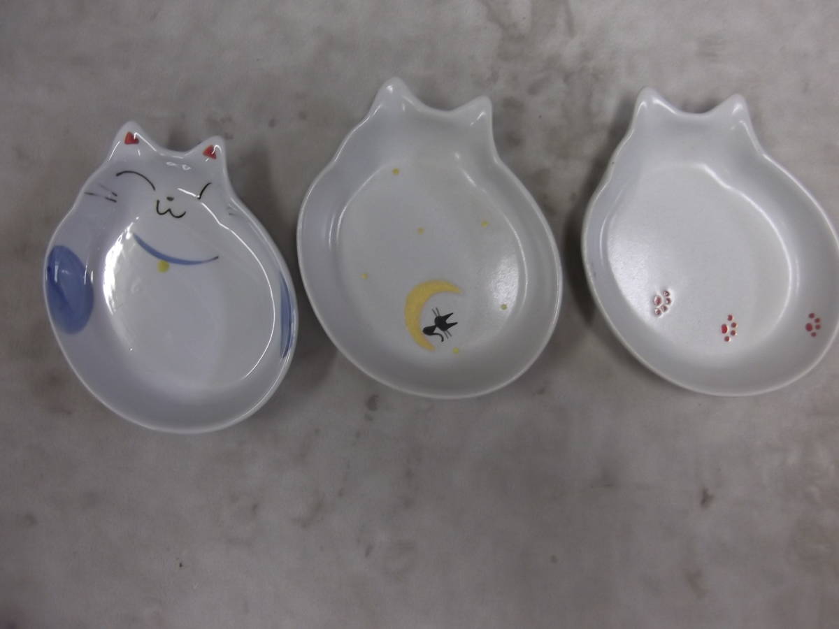 * possible love appear one one handmade was done cat ceramics Seto . cat for tableware cat. ear 3 point set cat. ear blue . three day month . pair trace pattern 