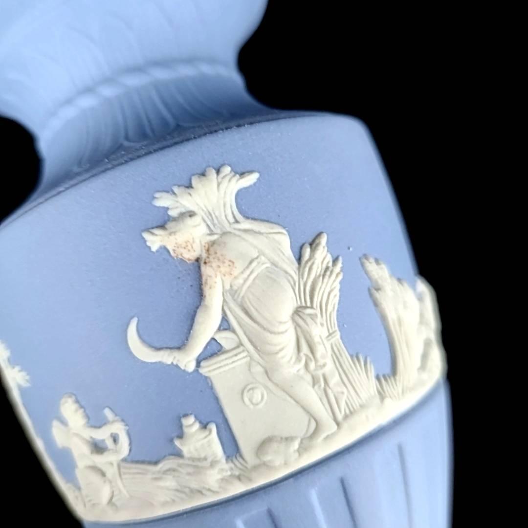 美品 ウェッジウッド WEDGWOOD ジャスパー ペールブルー 一輪挿し 花瓶