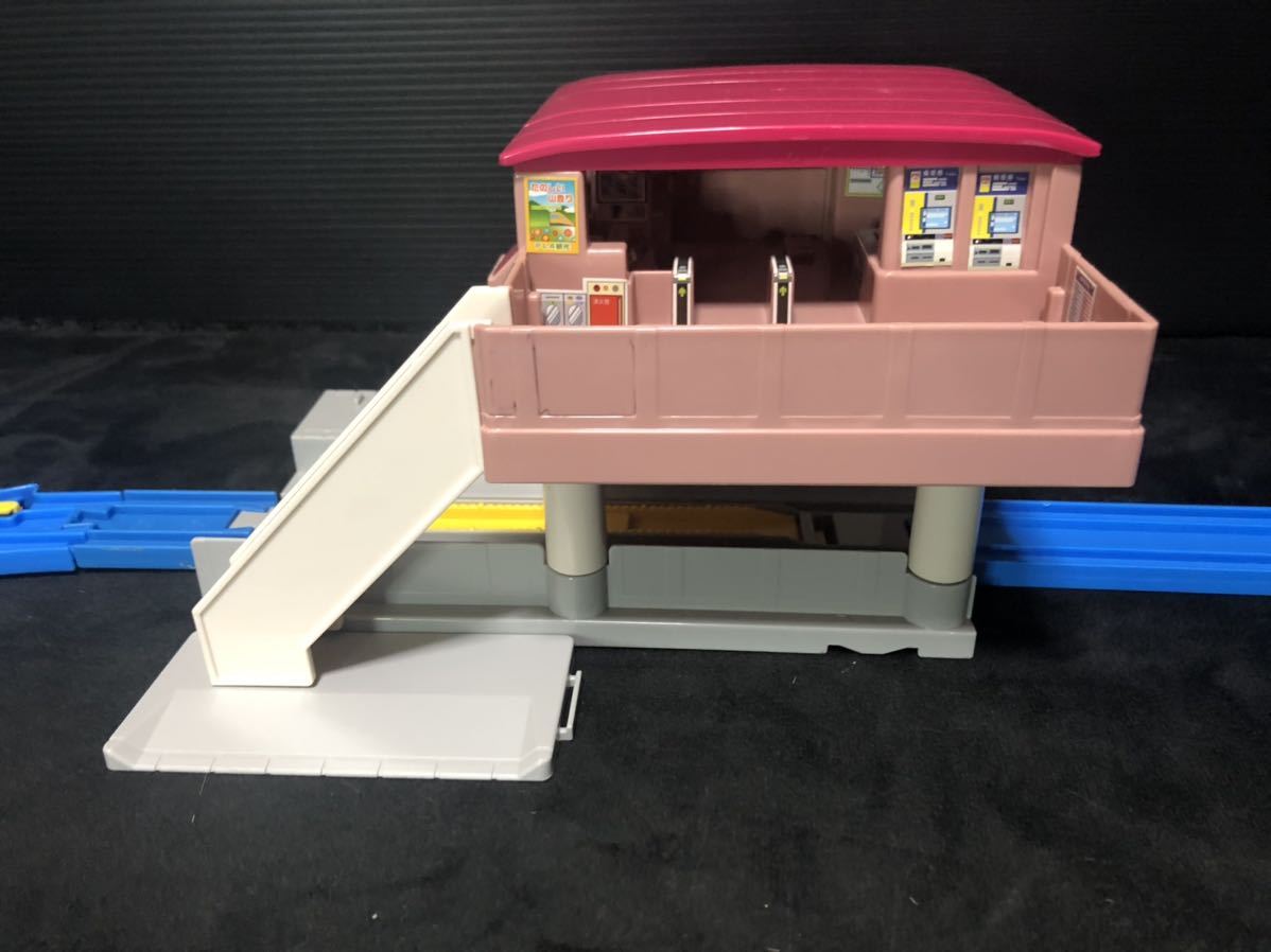 プラレール 大量 同梱不可 レイアウト 3段ループ みどりまち駅 プラレール 大量 同梱不可 レイアウト 3段ループ みどりまち駅