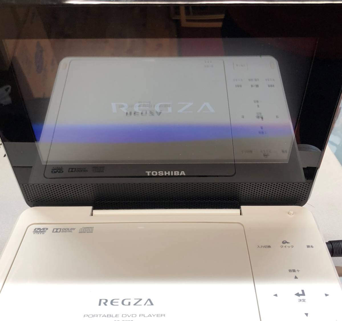 ◇TOSHIBA　東芝　REGZA　レグザ　ポータブルDVDプレーヤー　SD-P77SP　ピンク　7V型