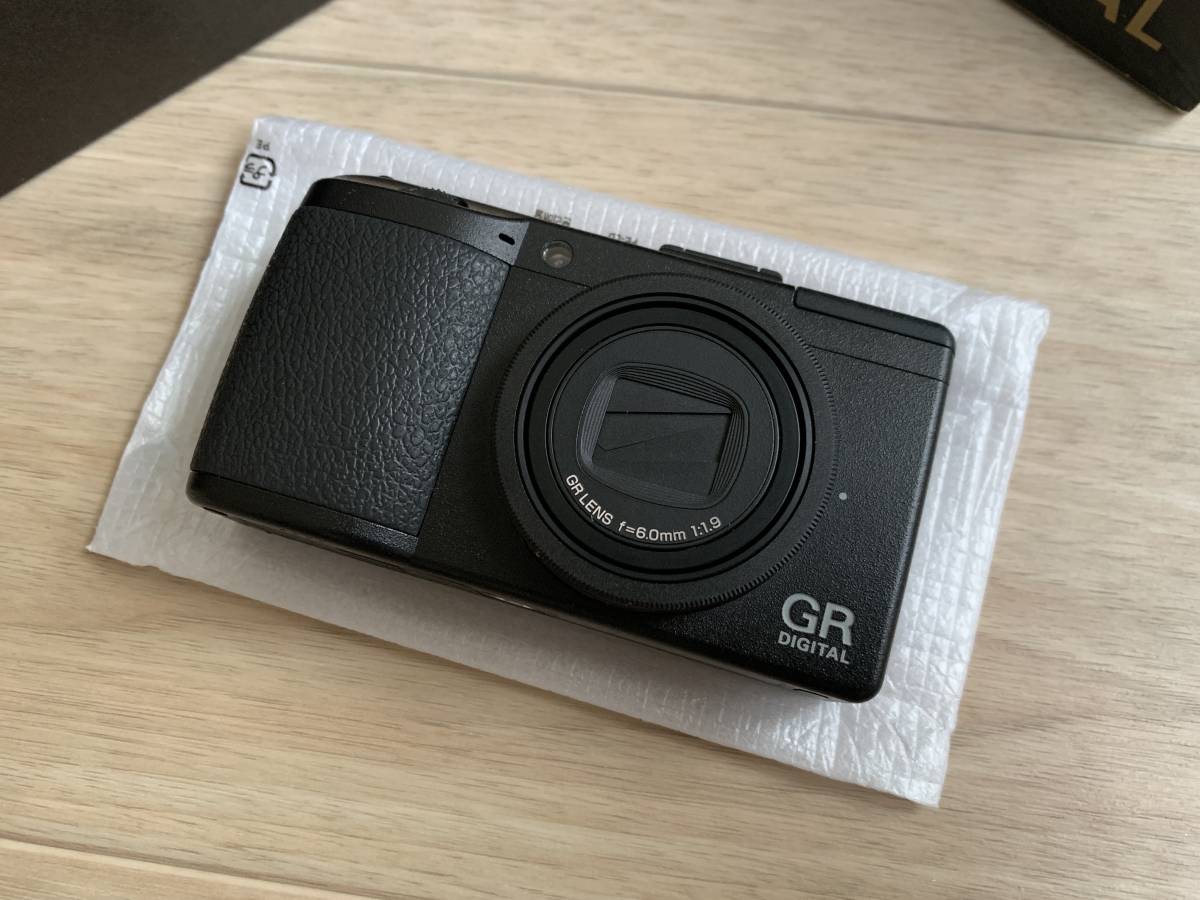 ☆美品☆ショット数 1689回☆ リコー RICOH GR DIGITAL III コンパクト