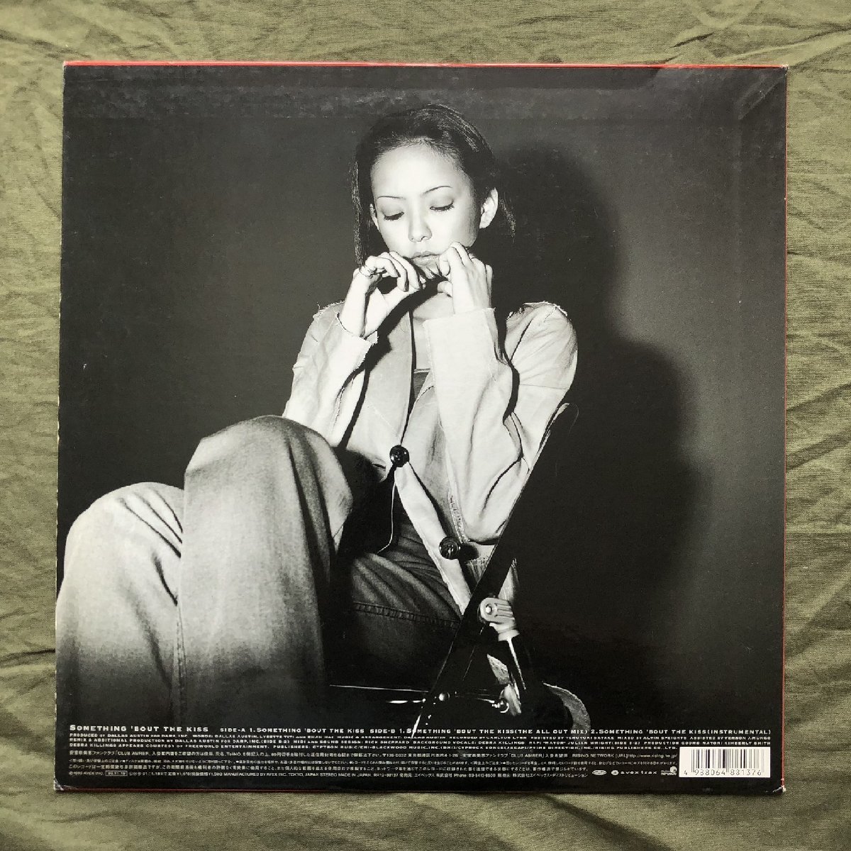 良盤 1999年 オリジナルリリース盤 安室奈美恵 Namie Amuro 12''EPレコード Something 'Bout The Kiss: J-Pop_画像2