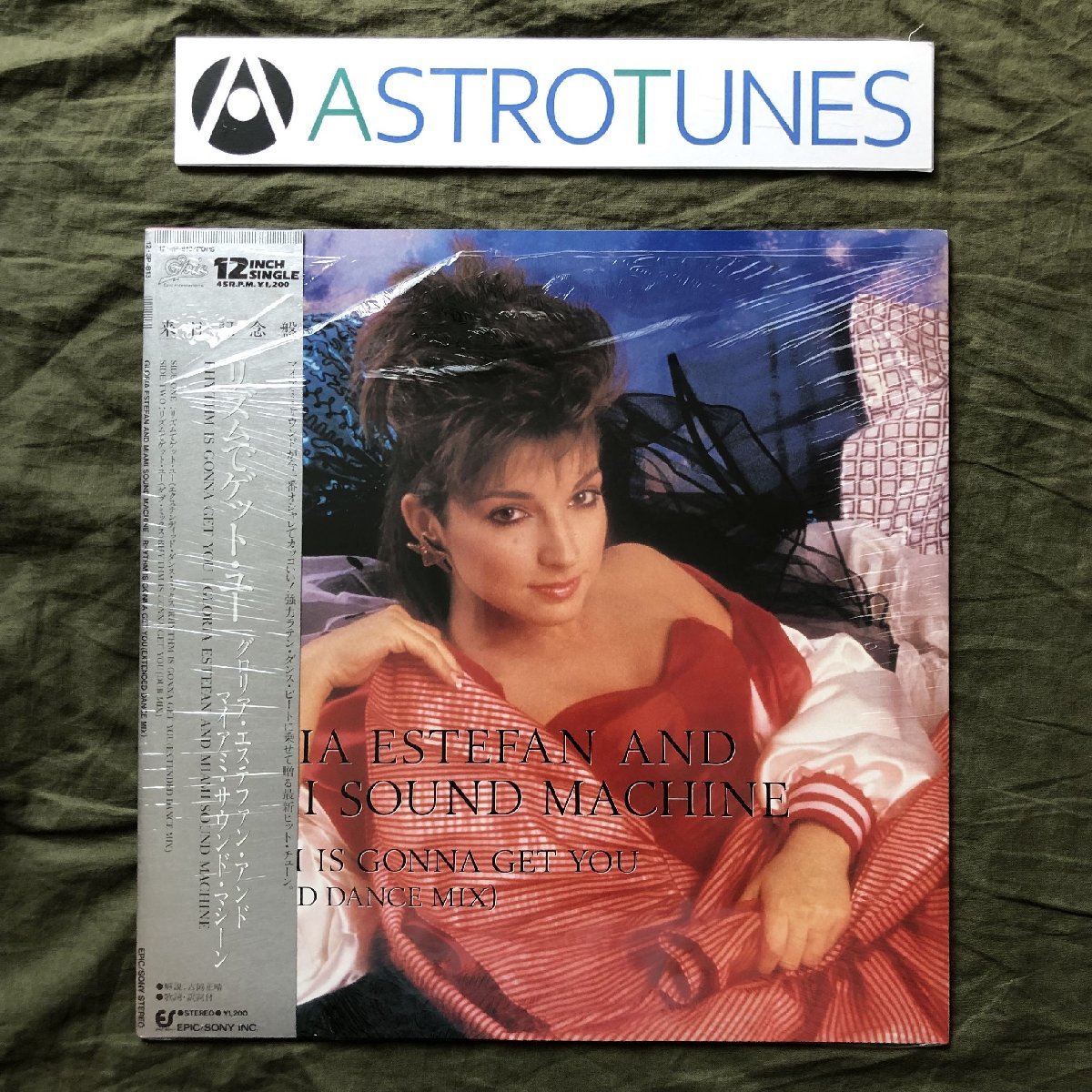 傷なし美盤 美ジャケ 美品 1987年 国内盤 Gloria Estefan & Miami Sound Machine 12''EPレコード Rhythm Is Gonna Get You 帯付 Dance Pop_画像1