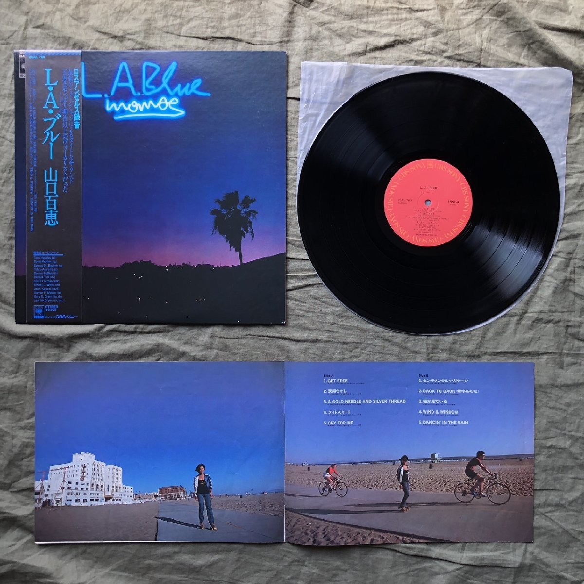 美ジャケ 1979年 オリジナルリリース盤 山口百恵 Momoe Yamaguchi LPレコード L.A. ブルー L.A. Blue 帯付 アイドル L.A録音 宇崎竜童_画像5