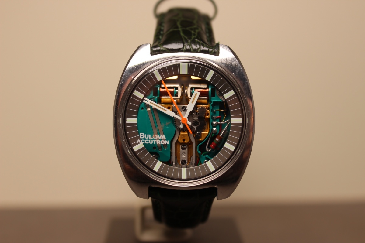 *BULOVA ACCUTRON SPACEVIEW LARGECASE N0 1970 год звук . часы Broba akyuto long *