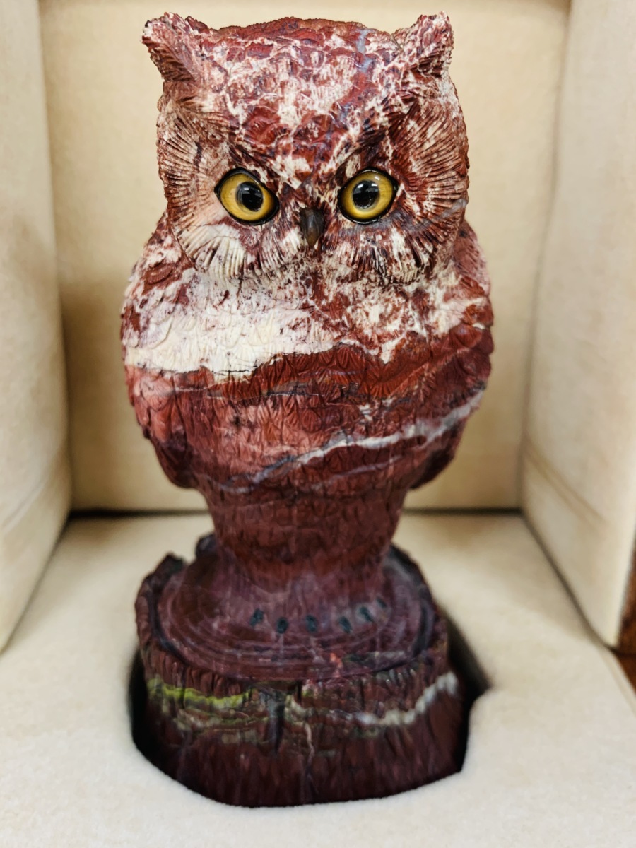 一塊の天然石から削り出された作品 証明書・木箱付き フクロウ MOISEIKIN モイセイキン・ショーケース付 Owl_画像3