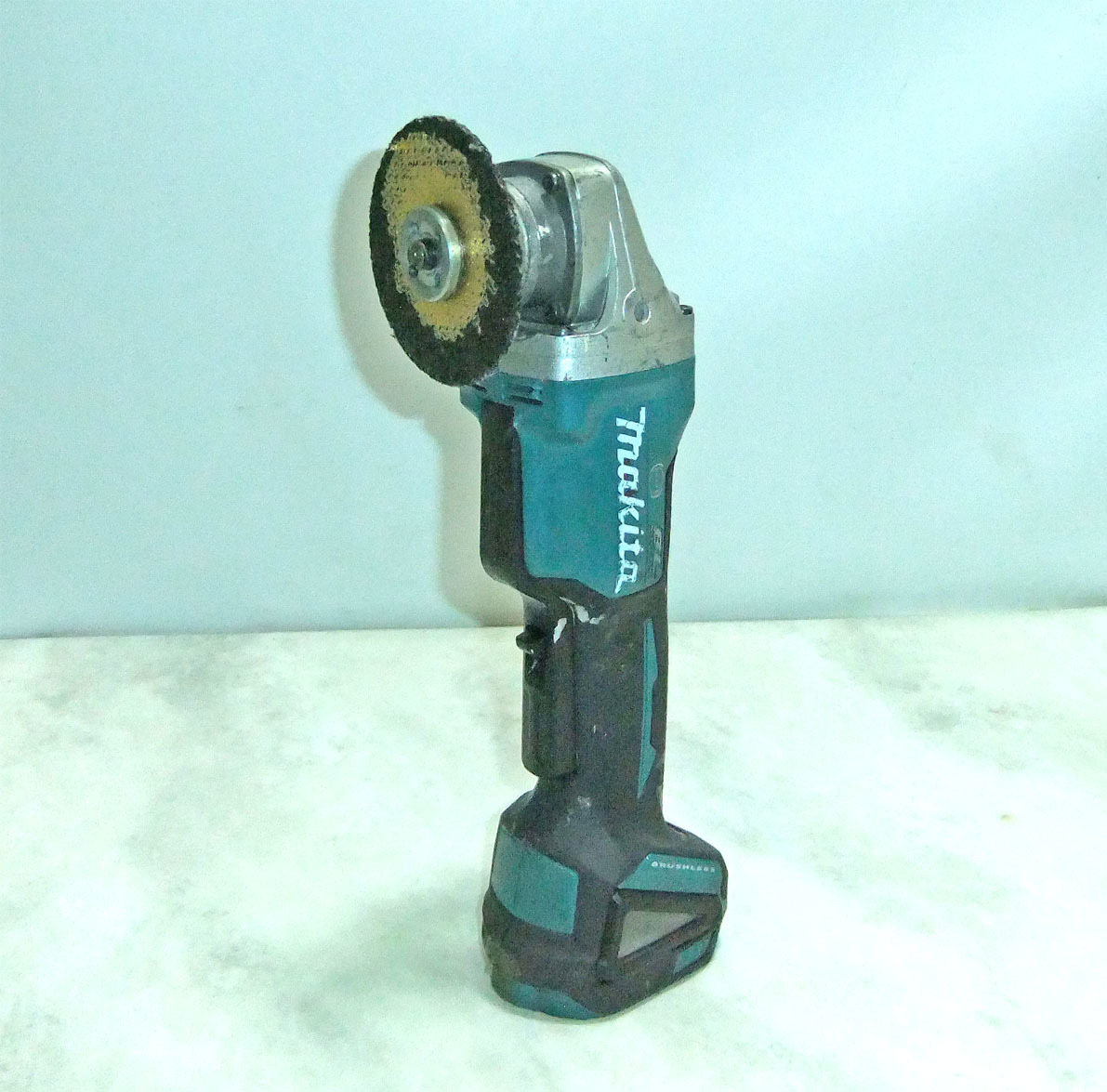 おすすめ商品◎ マキタ Makita 充電式100mmディスクグラインダ GA408D