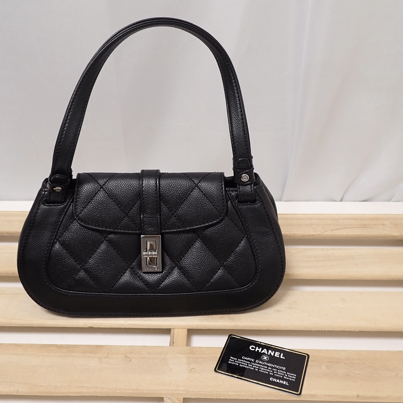 CHANEL シャネル マトラッセ 2.55 ロック バック キャビアスキン 黒