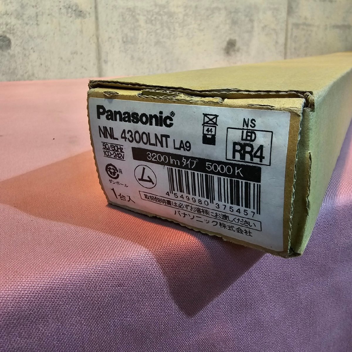 [パナソニック/Panasonic] LED 照明器具 NNL4300LNT LA9 3200 lmタイプ 未使用/C1486_画像1