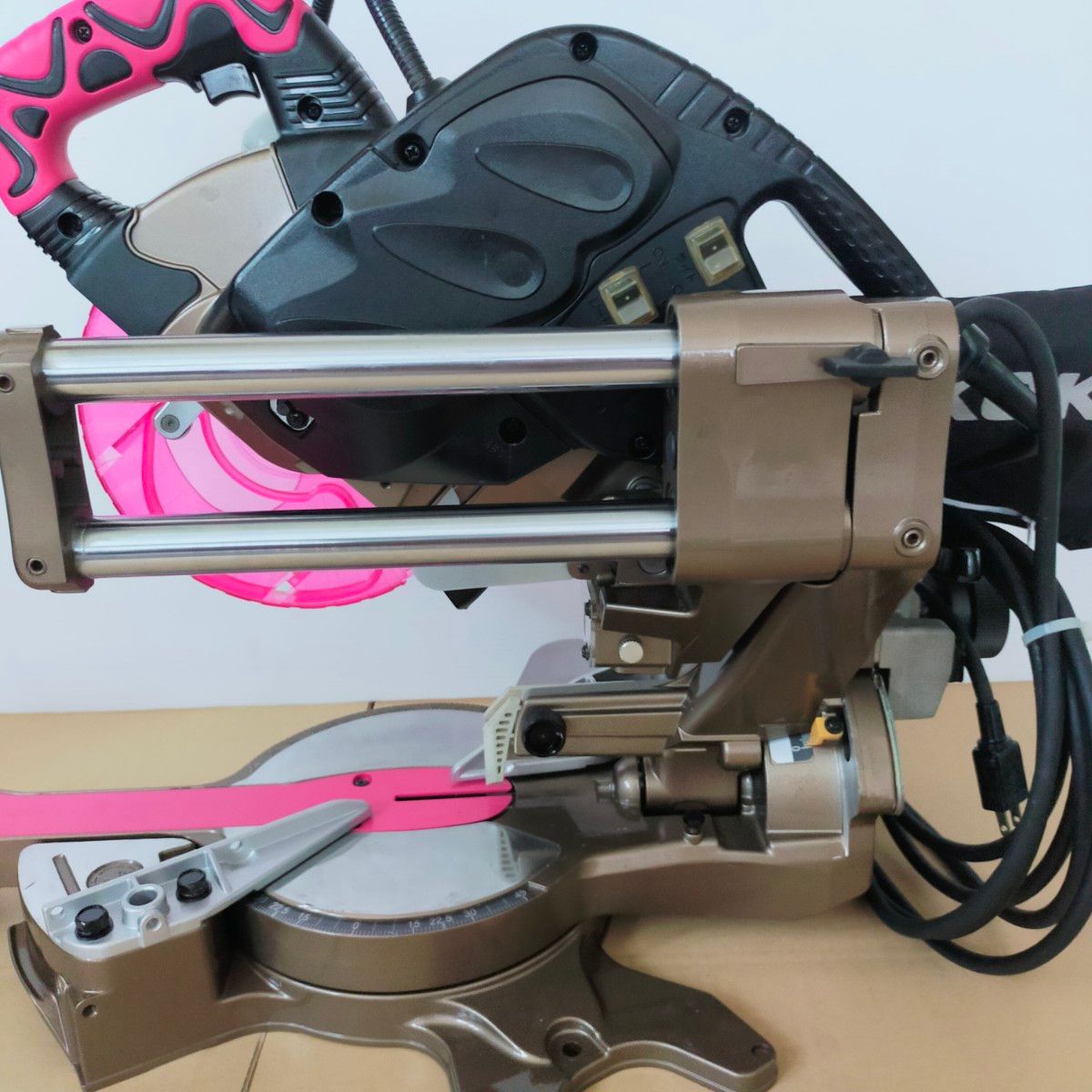 中古 日立卓上スライド丸ノコ 190㎜ C7RSHC|Yahoo!フリマ(旧 中古 日立卓上スライド丸ノコ 190㎜ C7RSHC|Yahoo!フリマ(旧