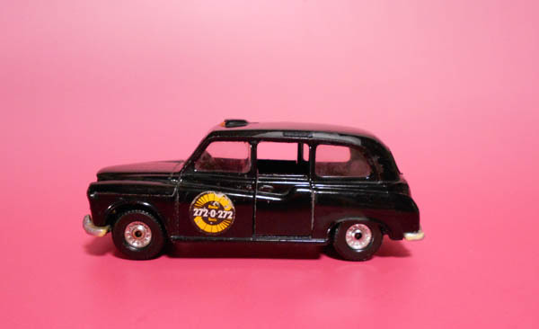 Corgi Corgi Austin London Taxi LTI FX4 1958-1998 1/36 Black Cab