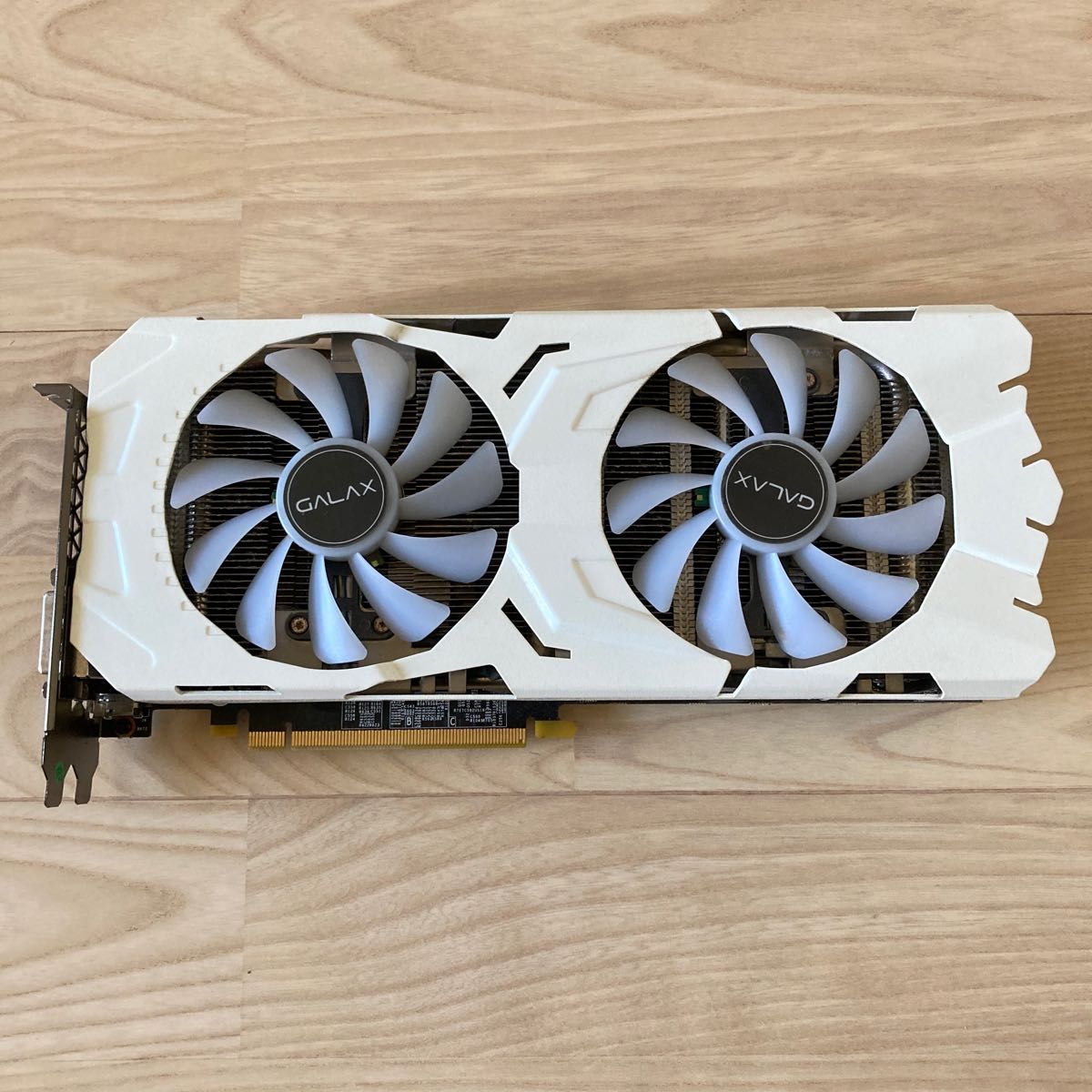 玄人志向 GK-GTX1070Ti-E8GB/WHITE GALAX GTX1070Ti グラフィックボード/グラボ/GPU