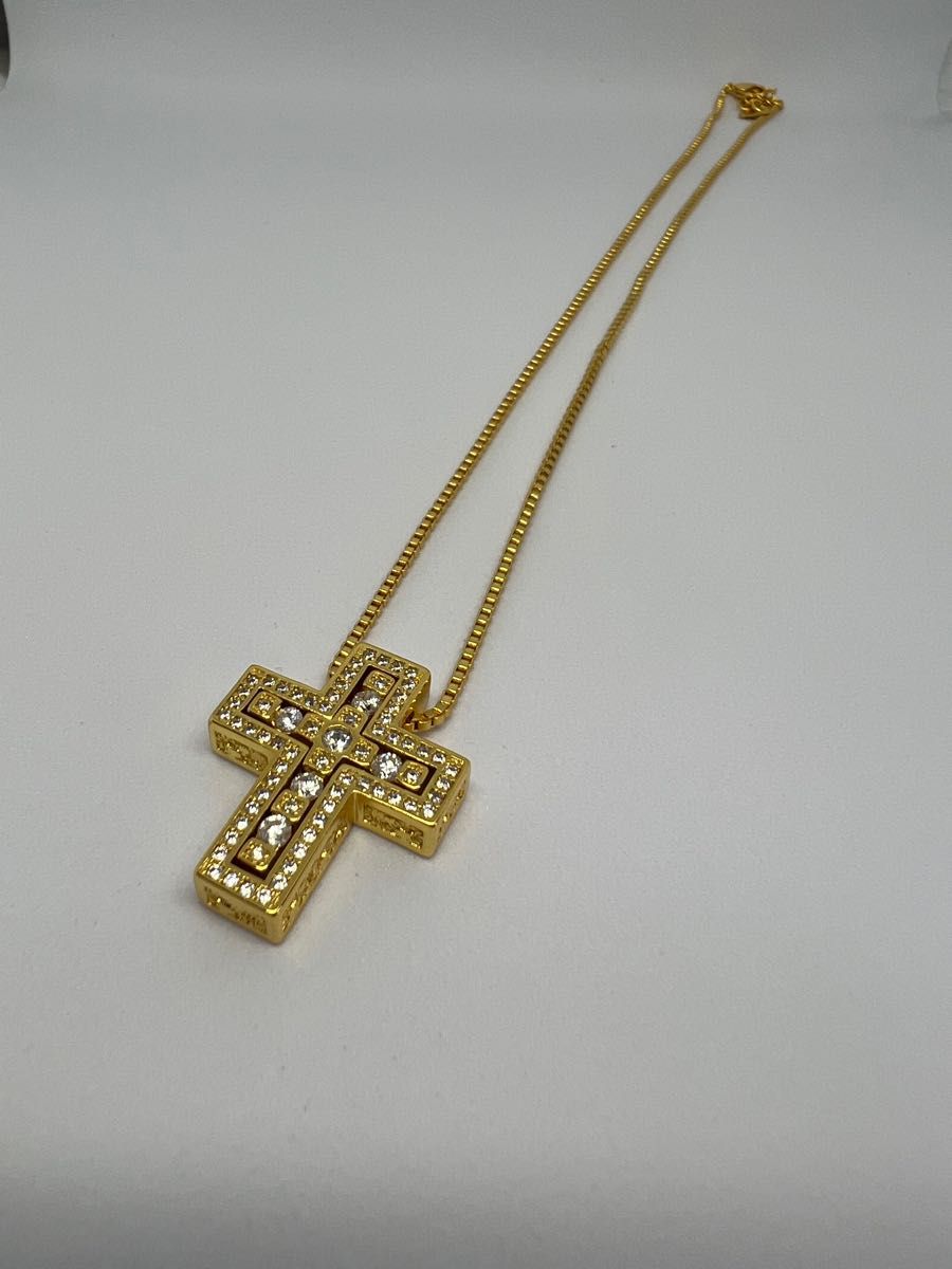 【週末セール】高級感 ゴールドクロス 十字架 ネックレス 金色 人気 ジルコニアダイヤモンド
