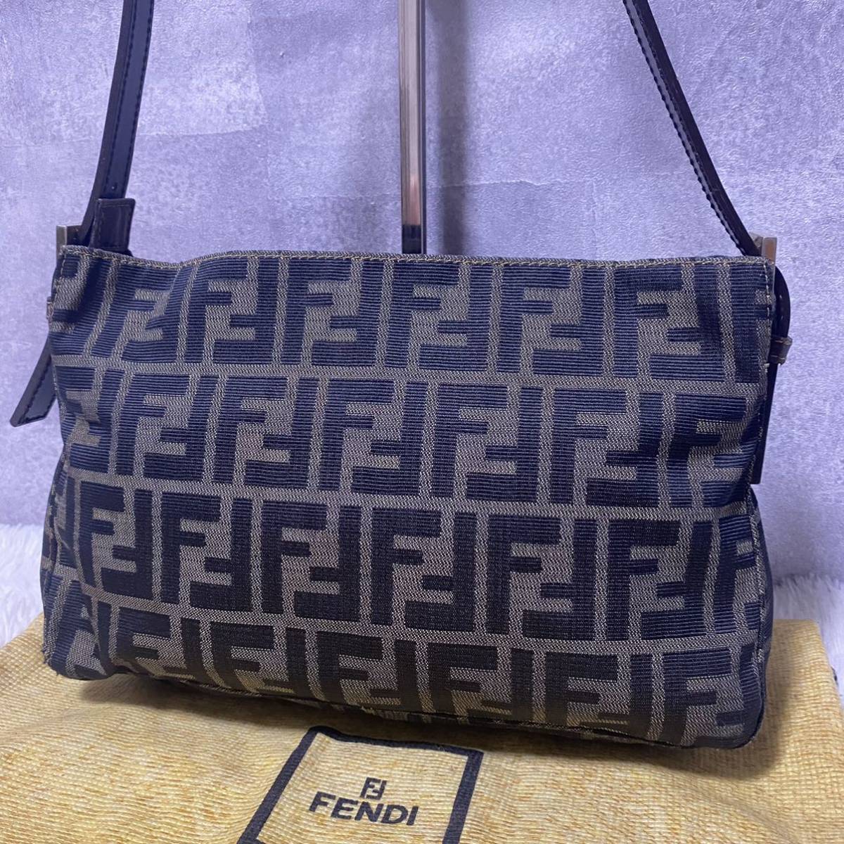 FENDI ズッカ ワンショルダー FF金具 キャンバス レザー-