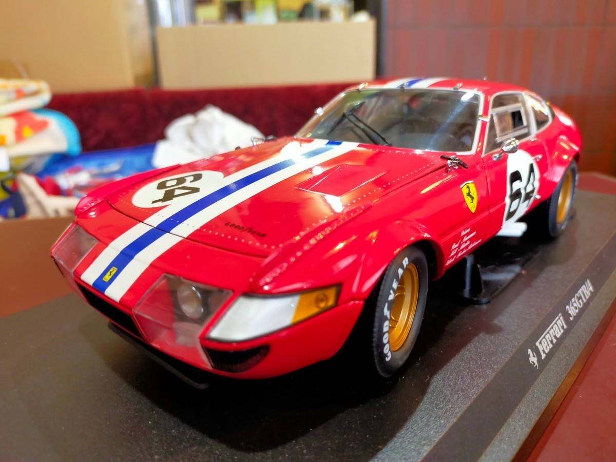 福袋 大丸 1/18 フェラーリ 365GTB/4 デイトナ コンペティツィオーネ #64 レーシングカー