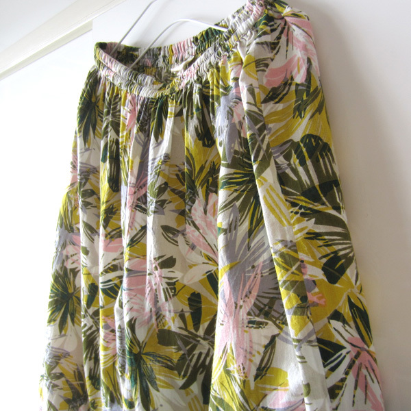  beautiful goods MIOM MOLLARE tropical pattern 7 minute height cropped pants 