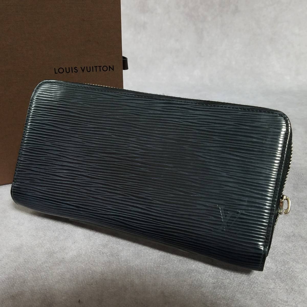 Sold at Auction: Louis Vuitton, Louis Vuitton Portafoglio Louis Vuitton