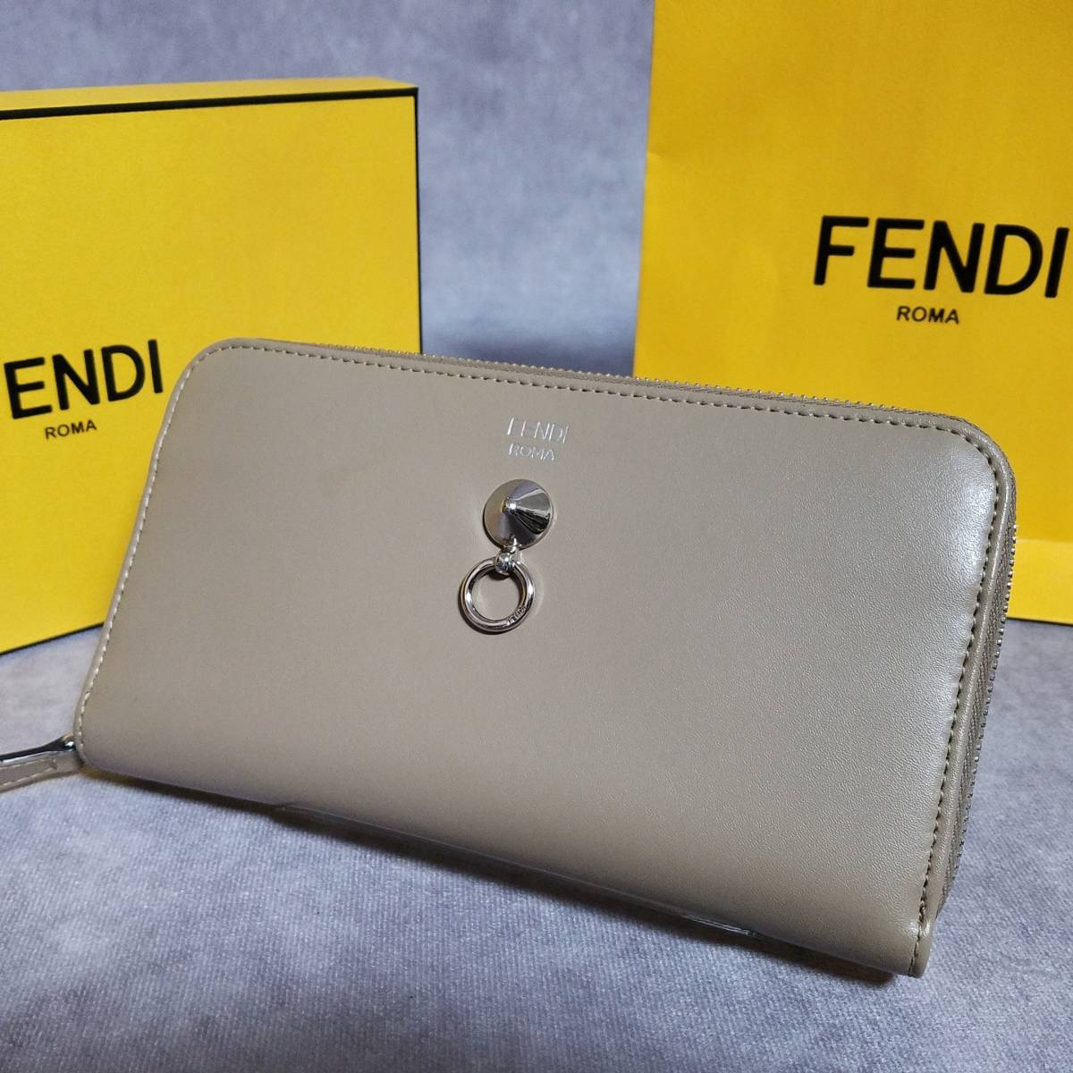 美品】 FENDI フェンディ 2019年 バイザウェイ 本革 ラウンド