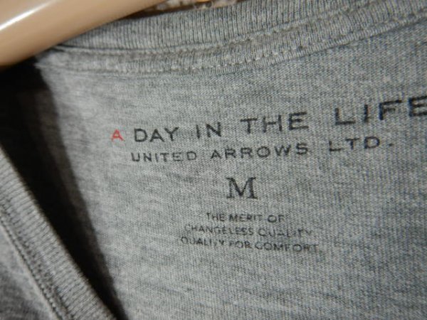 to6834　A DAY IN THE LIFE　ユナイテッド　アローズ　半袖　tシャツ　MADRONA　ナンバリング　デザイン　フロッキープリント　送料格安_画像4